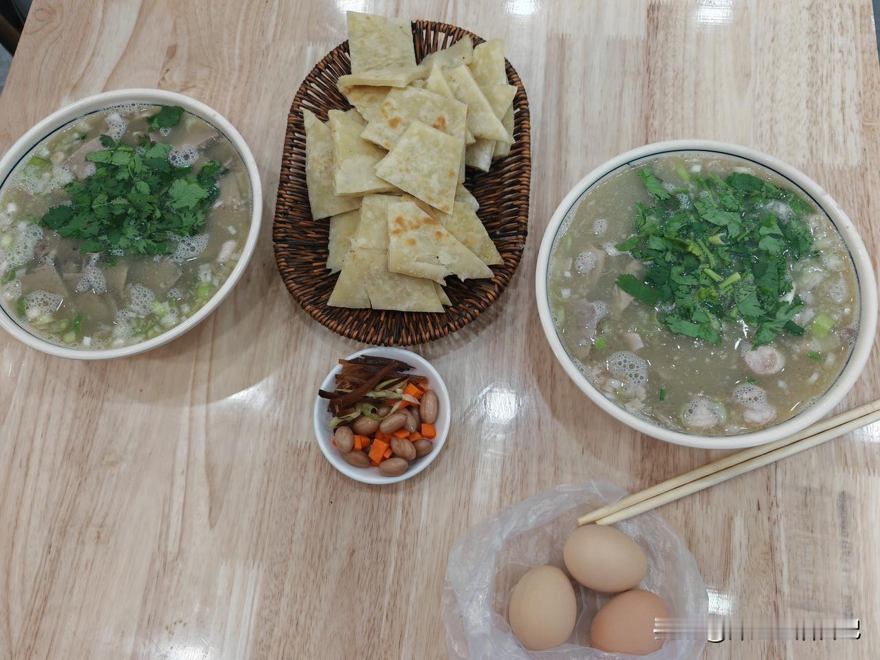 早餐吃什么？这一周老公在家吃早饭，每天我都是问他想吃什么，因为他的口味重，喜欢