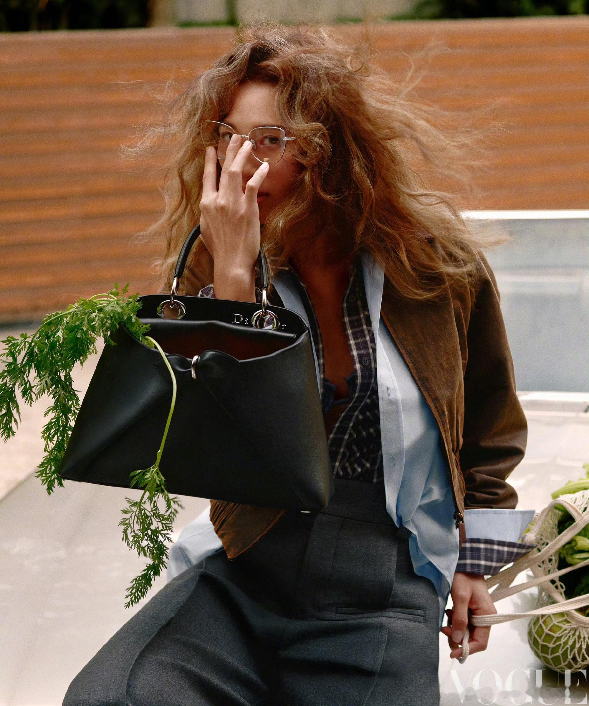 郑钦文重塑未来主题大片真的很好看，怎能用一个“飒”字形容了的，希望我文早日回归