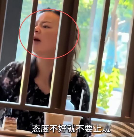 “上海星巴克最丑陋的一幕”出现，让我看到了底层打工人的困境 在日常的商业互
