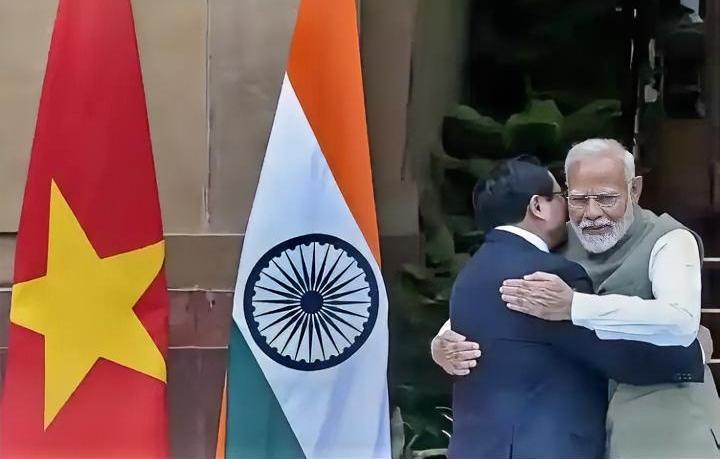国际上有两个国家，是绝对不能无底线去帮的。头一个，就是越南，典型的忘恩负义白眼狼
