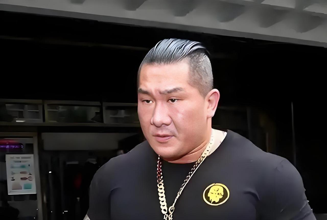 台湾网红馆长被北京冻到，听说沈阳零下气温后沉默了！北京寒风吹，台湾网红“馆长