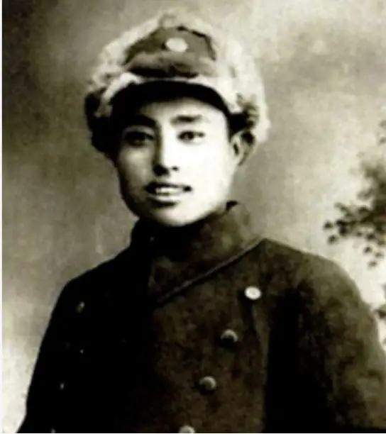 刘竹溪回忆独特的成长轨迹刘竹溪自益都起义后，担任司务长，之后是军需员，