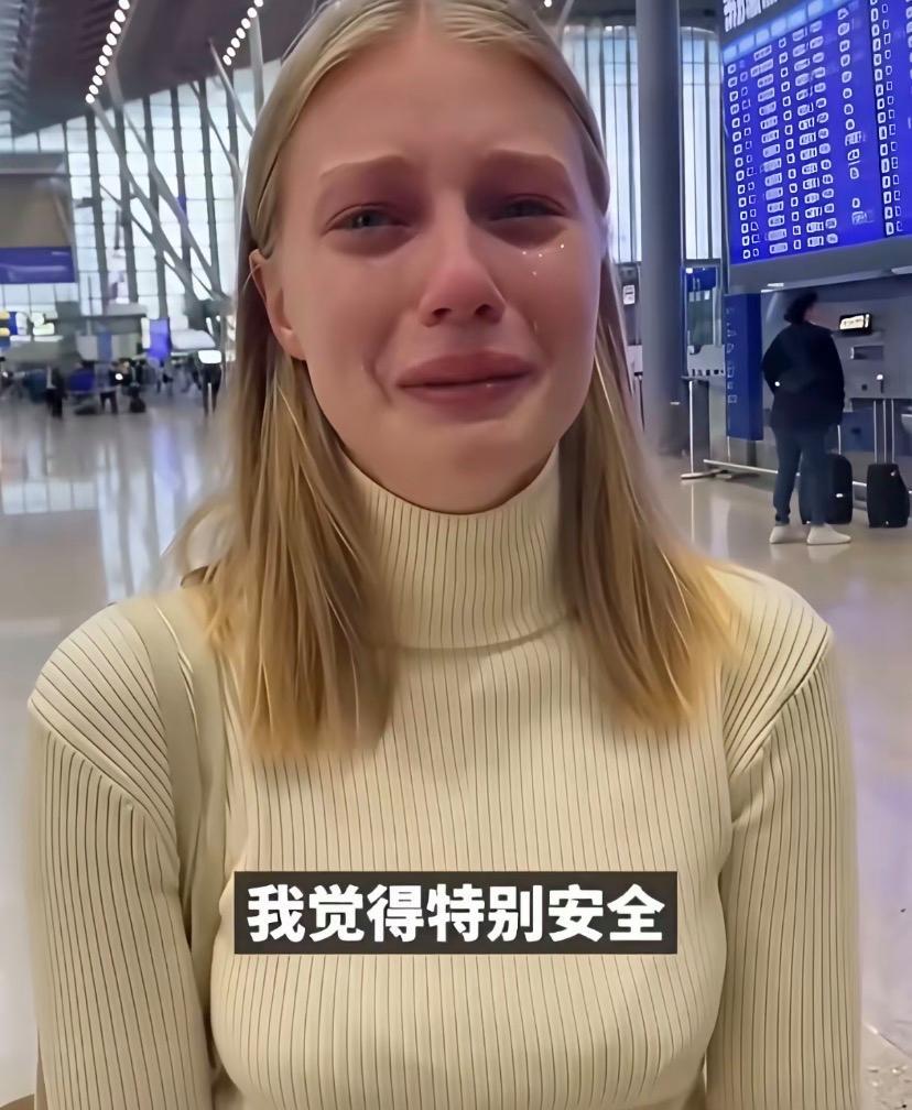 一句“我不想回家，那里在打仗”的话语直接是让人心疼。这是两名在中国留学的女学生