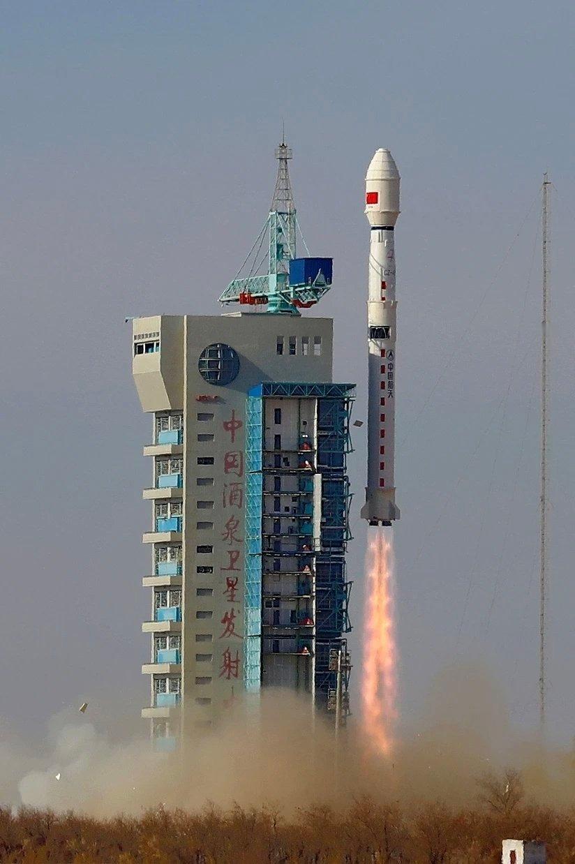 【我国今年第81次发射】北京时间今天11时41分，我国在酒泉卫星发射中心使用长征