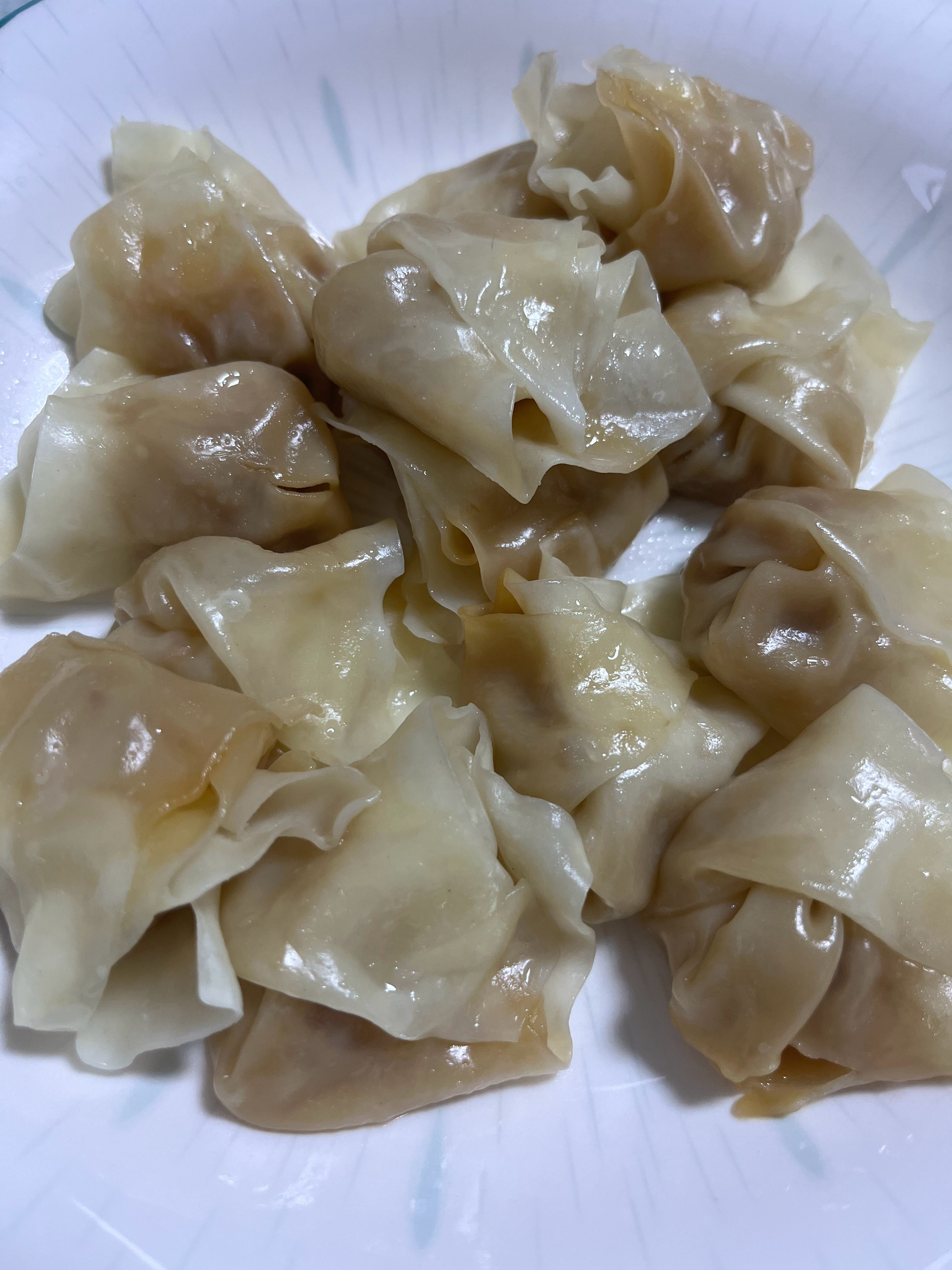 早安啊，今日份早餐纯肉馅的馄饨蒸着吃香呦～愿今天的我们一切都顺利～