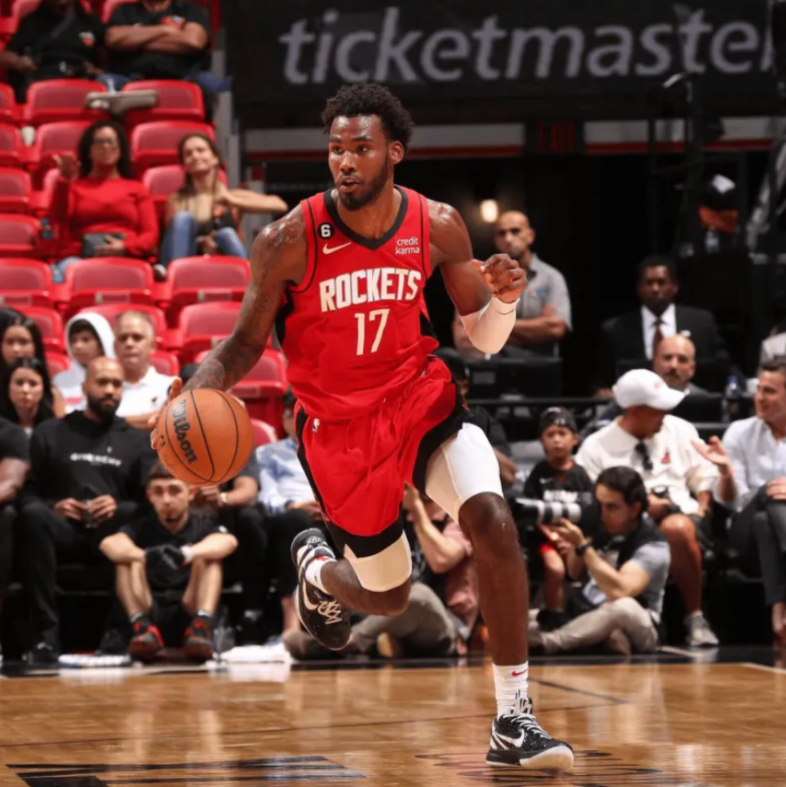ESPN记者麦克马洪本周在《NBAToday》节目中谈到火箭队的近况：火箭队和