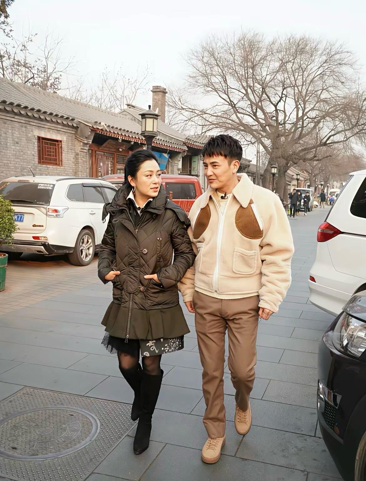 年轻时候的陈红漂亮是漂亮，但是真的土气，没有任何时尚感～