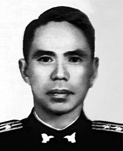 1992年，长期旅居美国的特务头子毛森，在生命垂危之时，向他的儿子吐露了心声：渴