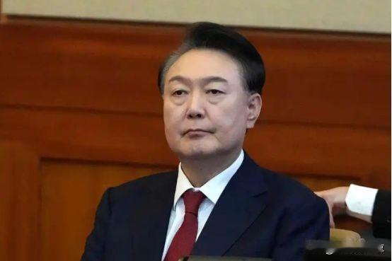 韩国传来新消息！4月29日新华社、韩联社同步确认，韩国前总统尹锡悦涉嫌妨碍
