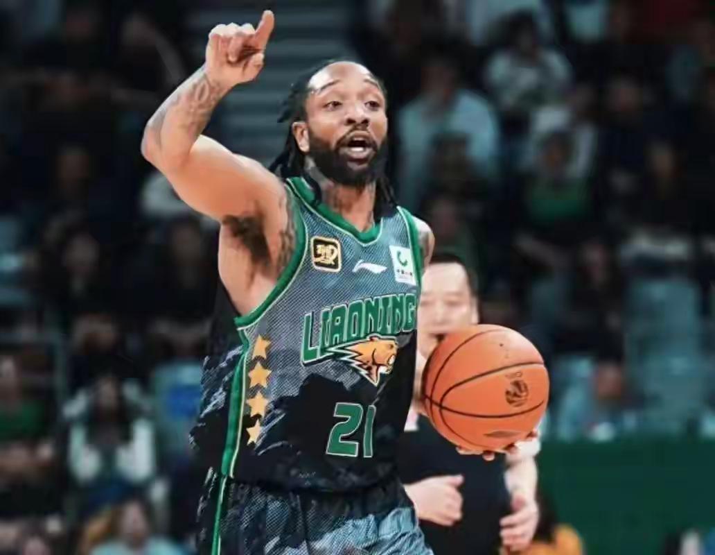 小刘总留下有保障合同的外援威尔斯，裁掉了没有保障合同的金盾，这从经济方面考虑是合