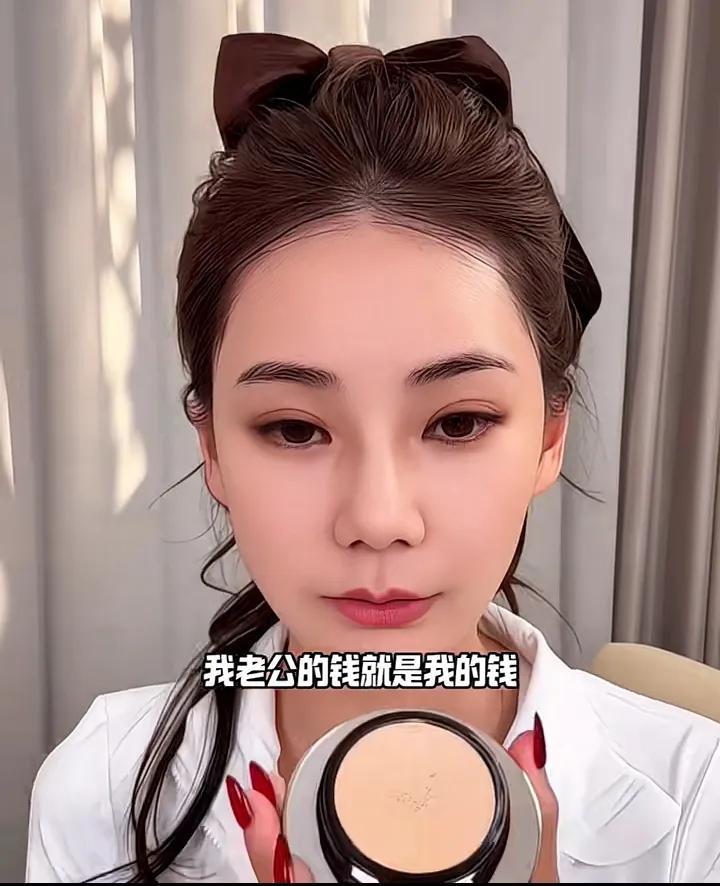 张兰一把年纪了，还辛苦打拼，为了谁，一点都不知道感恩！ 妈妈永远斗不过儿子，