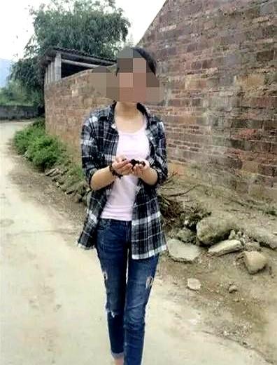 我比表妹大三岁，她从小就是抱养到我家里的，我一直把她当亲妹妹看。谁能想到，20