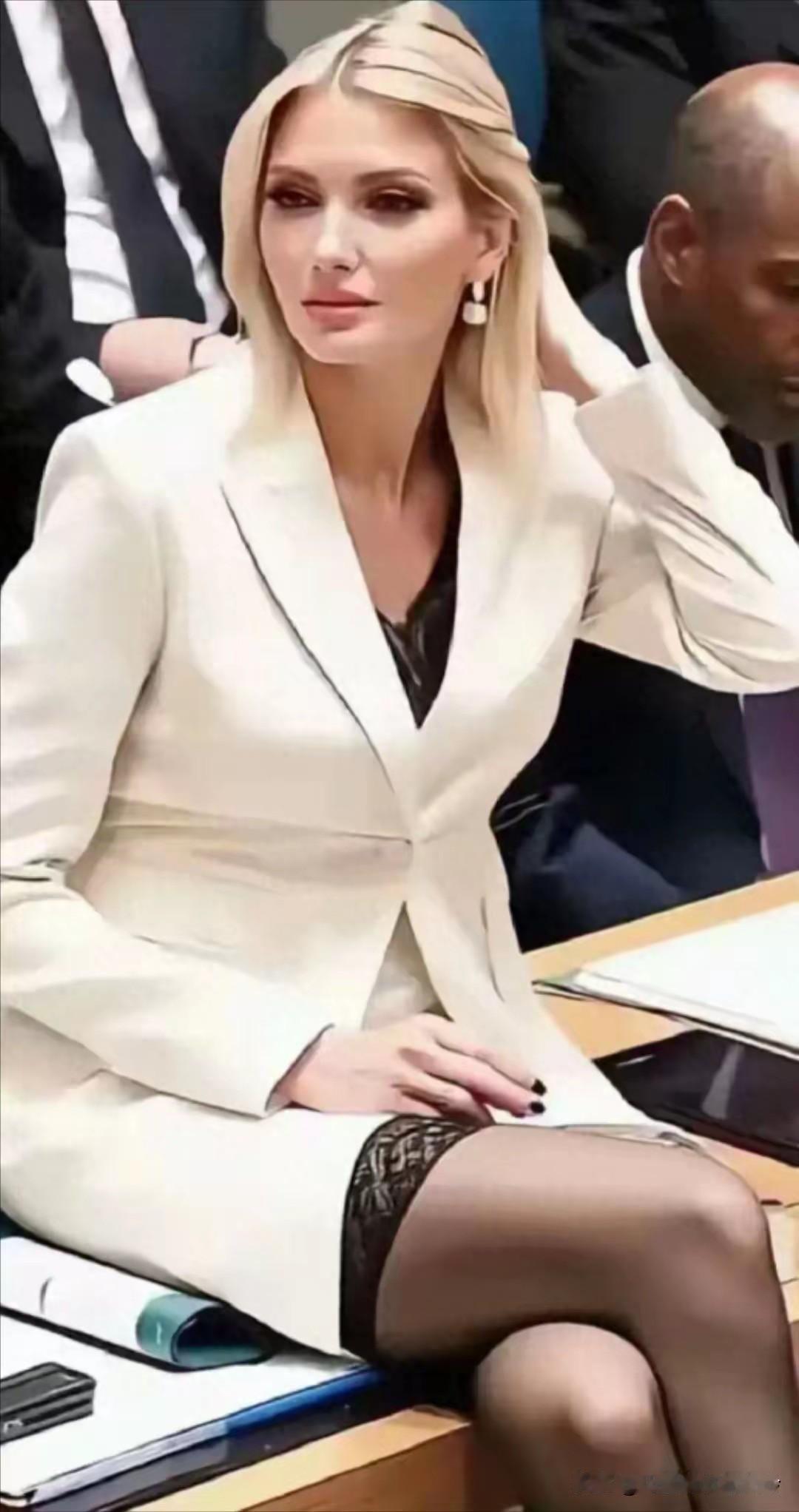 在时尚舞台上，法国顶级模特福德莉奇以190的身高与健硕体格带来强大视觉冲击。能与