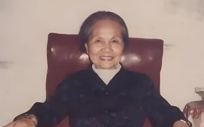 “我是周恩来曾经的妻子，我想见一见他！”1953年，一妇女来到中南海求见周总理。
