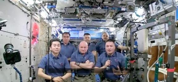 中国空间站为什么要叫上外国人来？因为说白了，阿拉伯老板抬手就是300亿美元，不要