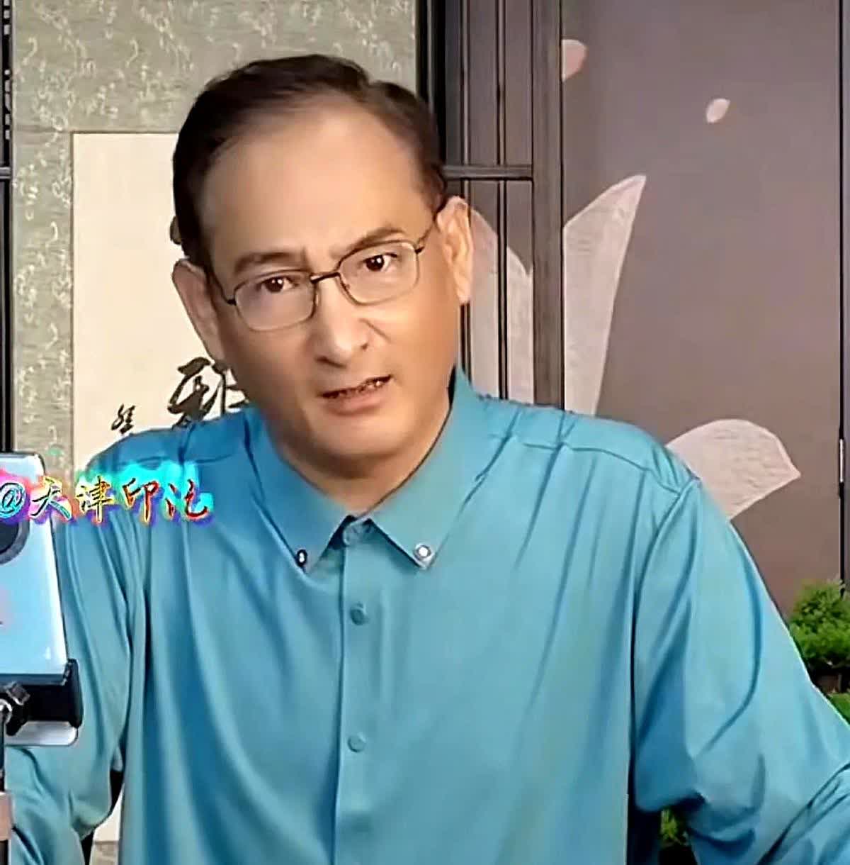 不要被侯二骗了，他依然对郭德纲恨之入骨！他用金钱和名利收买谢雷去砸缸，许