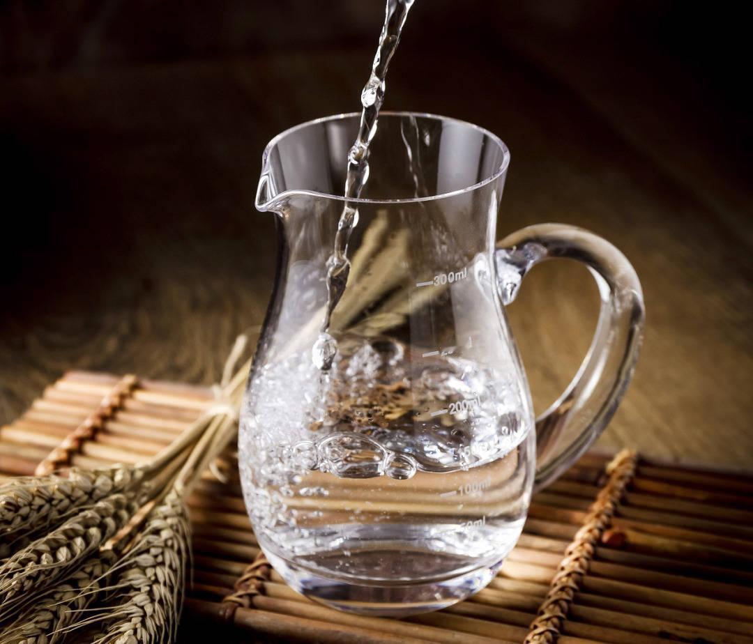 白酒企业纷纷公布三季度财报。除台子外，其他酒企收入、利润双双下降，有的还出现大幅