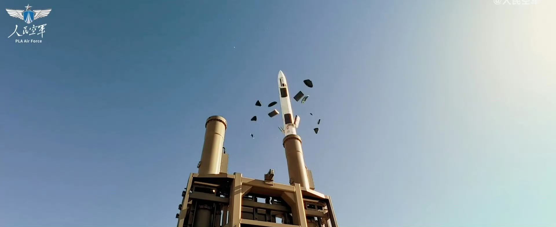 🔻HQ-20防空导弹居然公开了。🔻这玩意也是相当厉害的东西了，从外观看，应该