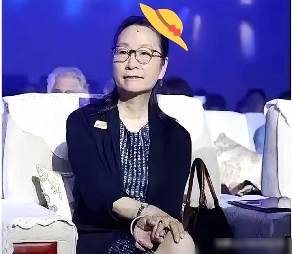 70岁的奚美娟用一辈子的经历告诉我们，新片发布会上，她被问到孩子和家庭这