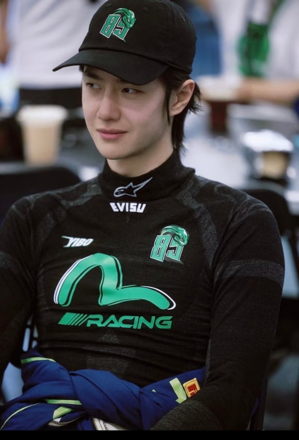 🍠再问，你目前觉得王一博最夯的造型是什么？我看了下热评帅我9785跳，但是在众