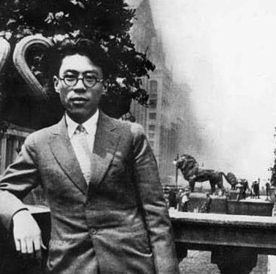 1922年，闻一多在父母强行施压下，迎娶了从未谋面的远房表妹高孝贞。洞房之夜，闻