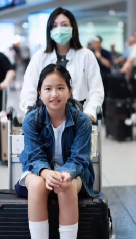 包贝尔包文婧的女儿10岁了时间真的快包贝尔、包文婧的女儿10岁了叫包可艾（乳名“