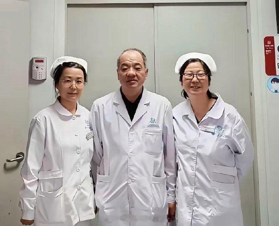 时间真可怕，主任的两个角都磨没了