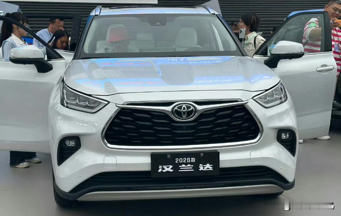 提起汉兰达，大家的印象是什么？空间？实用？26款汉兰达，入门即享旗舰豪华，或许