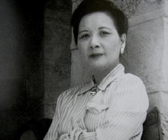 2003年，宋美龄在寓所安详去世，在她去世后，曾经负责照顾她晚年的护士张莉枫对外