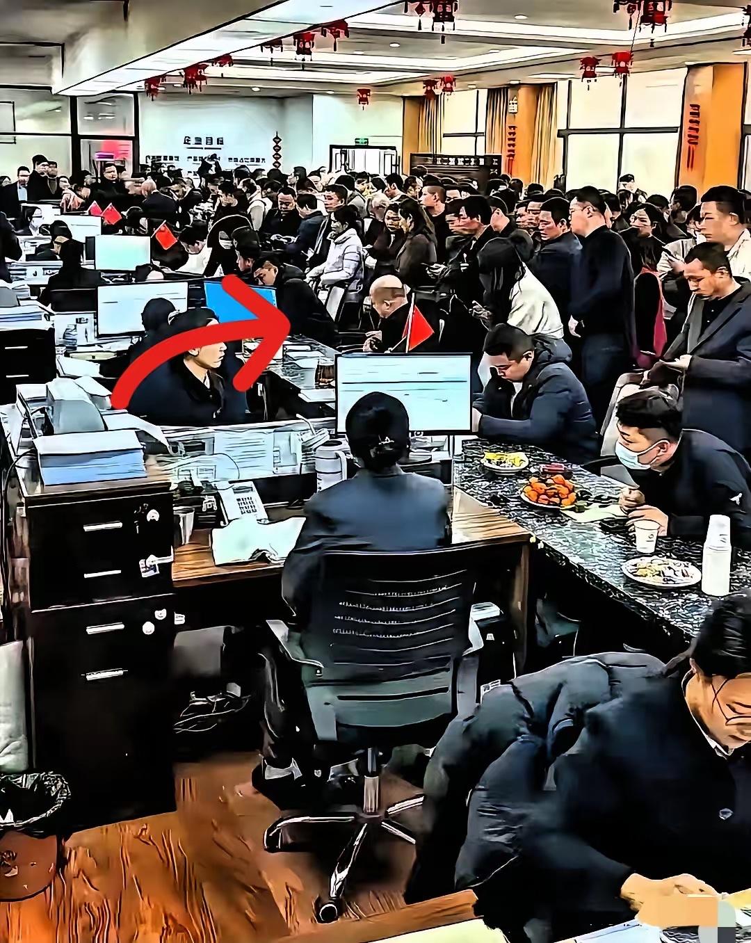 正月初六，别人还在放假，河南矿山已经被客户挤爆了！不是打折促销，是大家主动排