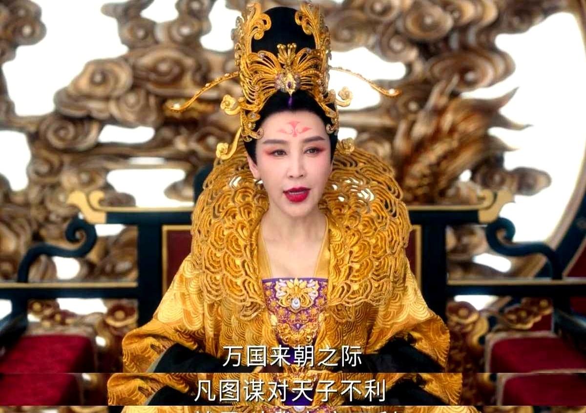 看《唐诡3》的盛世马球案时，总觉得皇上的表现太过浮于表面了，让人觉得很奇怪。