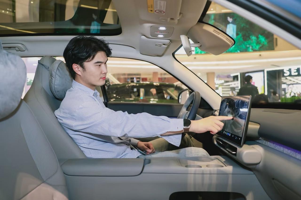 6万起能露营能遛狗的纯电SUV，零跑A10门店爆火不是没有原因的现在的年轻人买