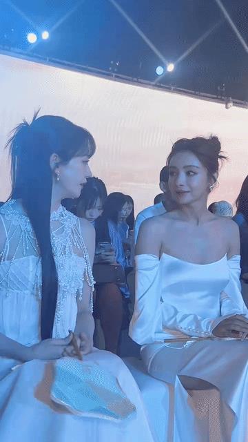 麦迪娜和海陆，看着聊挺好，但眼神里全都是冷漠！你看她们的眼神哪里有一点老友相见的