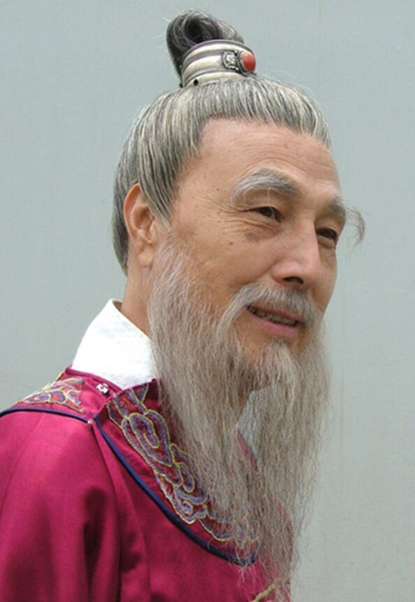 解缙得罪了朱棣后，被扔进了锦衣卫的诏狱。永乐13年，朱棣看“囚徒”名单，看到解缙