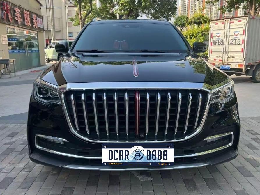 红旗HS7是红旗旗下中型SUV，外观内饰设计大气时尚，还是挺漂亮的。但新车定价高