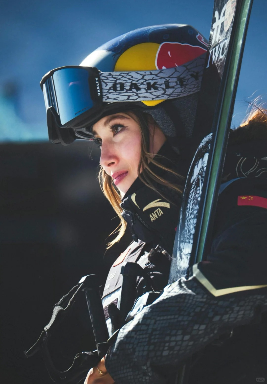 谷爱凌说世界不会原谅我了谷爱凌轻声说出的这句“世界不会原谅我了”，藏着她2025