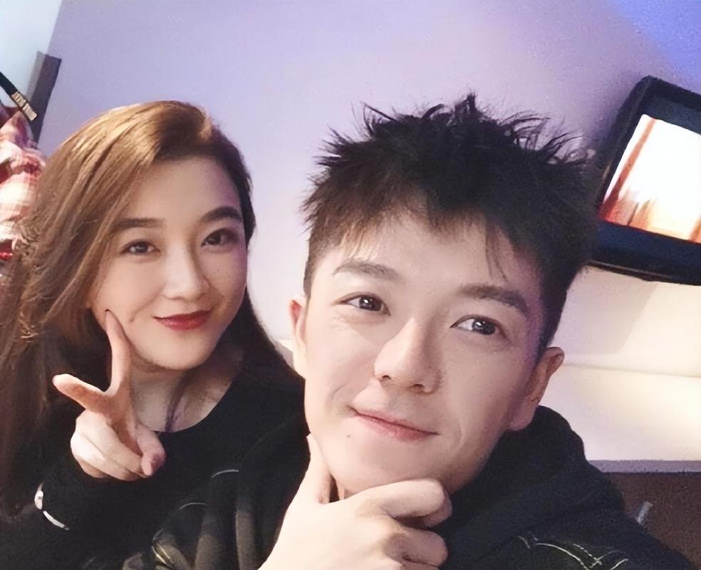 王栎鑫与吴雅婷已于2021年12月宣布离婚，双方始终以孩子健康成长为首要考量，共