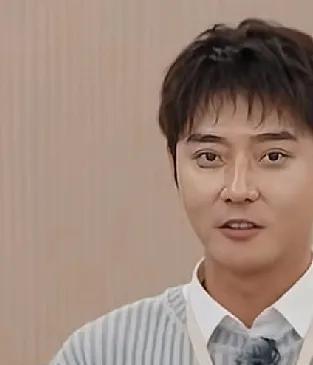张丹峰：“网上说我婚内出轨的消息都是自媒体编造的假消息，根本不是真的。”制片人提