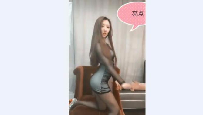 女神在家跳性感椅子舞,我只看了一遍就不敢看了无法打开海滩性感图片