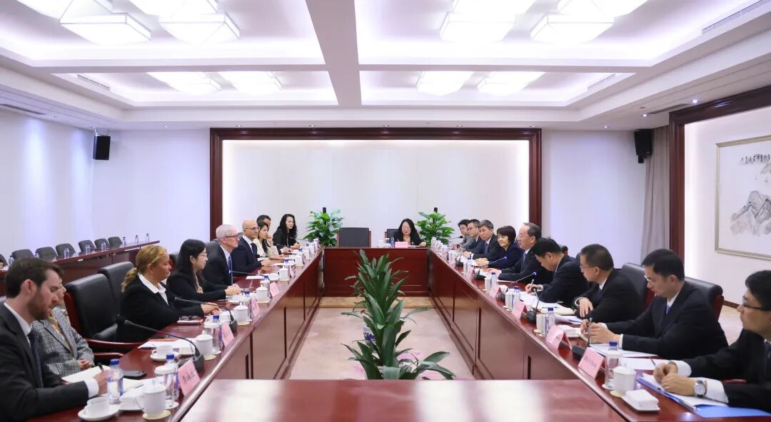库克: 苹果将继续加大在华投资