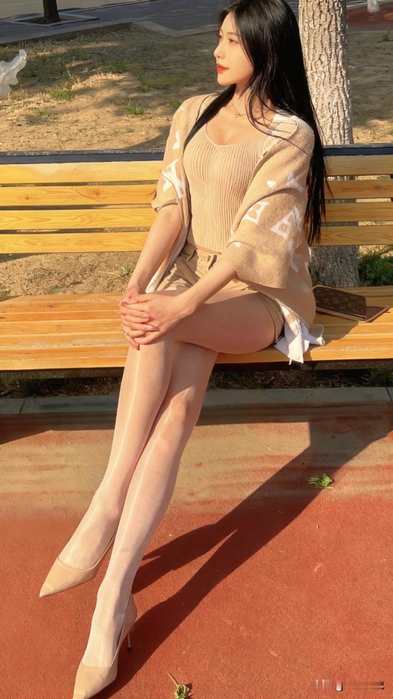 有哪些女生日常好看穿搭可以借鉴秋日暖阳什么样的穿搭可以成为气质女神?优雅自信穿