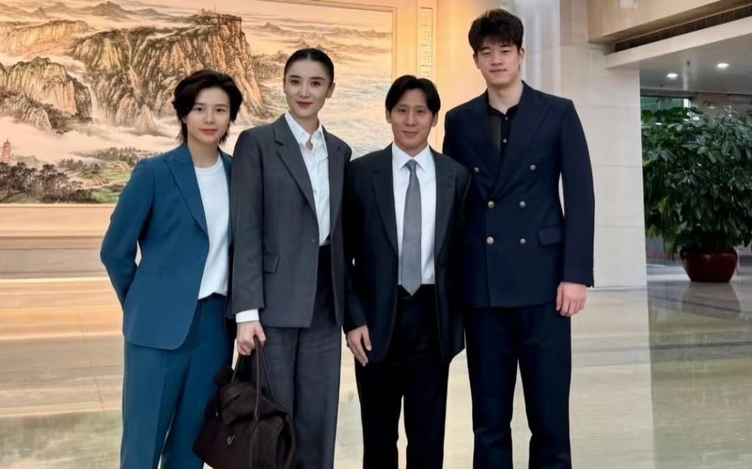 潘展乐的头比宋佳还小