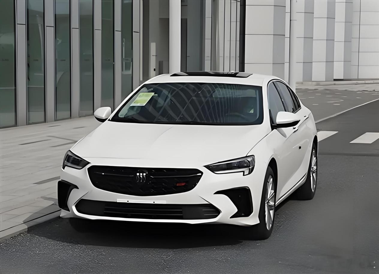 低至9.98万,新别克君威到店实拍,和比亚迪掰手腕有戏吗近日,合资B级轿车市场又