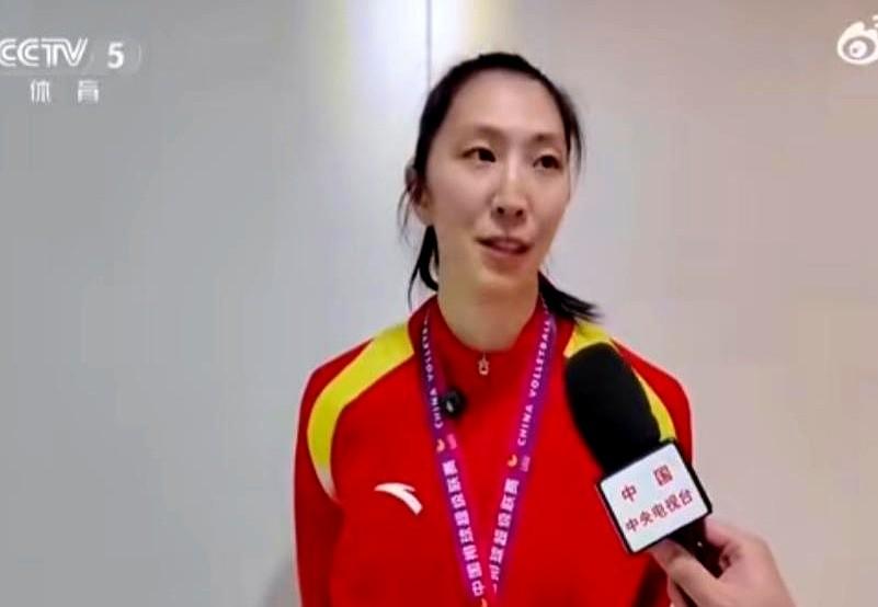 真心希望吴梦洁别走李盈莹的老路。吴梦洁现在国内联赛就是个BUG！三局狂砍33