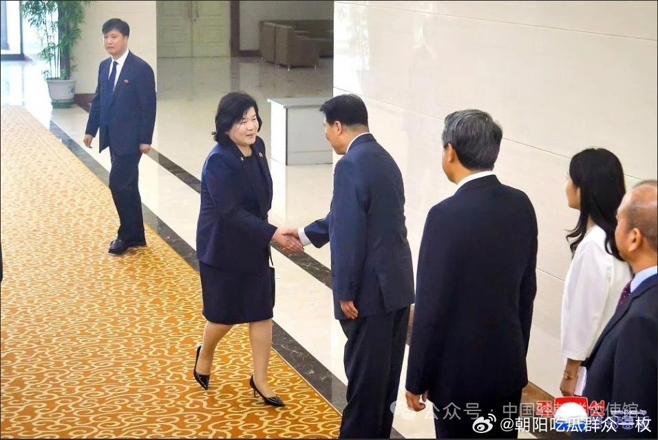 2025年9月30日，朝鲜外相崔善姬结束访华回国，朝鲜外务省副相任天一和外务省干