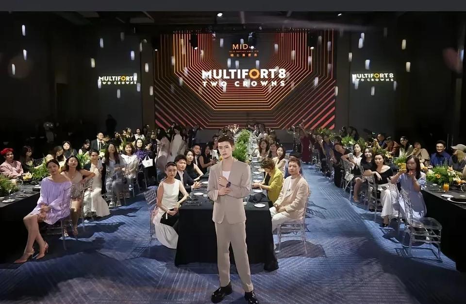 感觉任嘉伦能红真的是运气太好了，你要说外型，任嘉伦的颜值在娱乐圈只能算是一般，中
