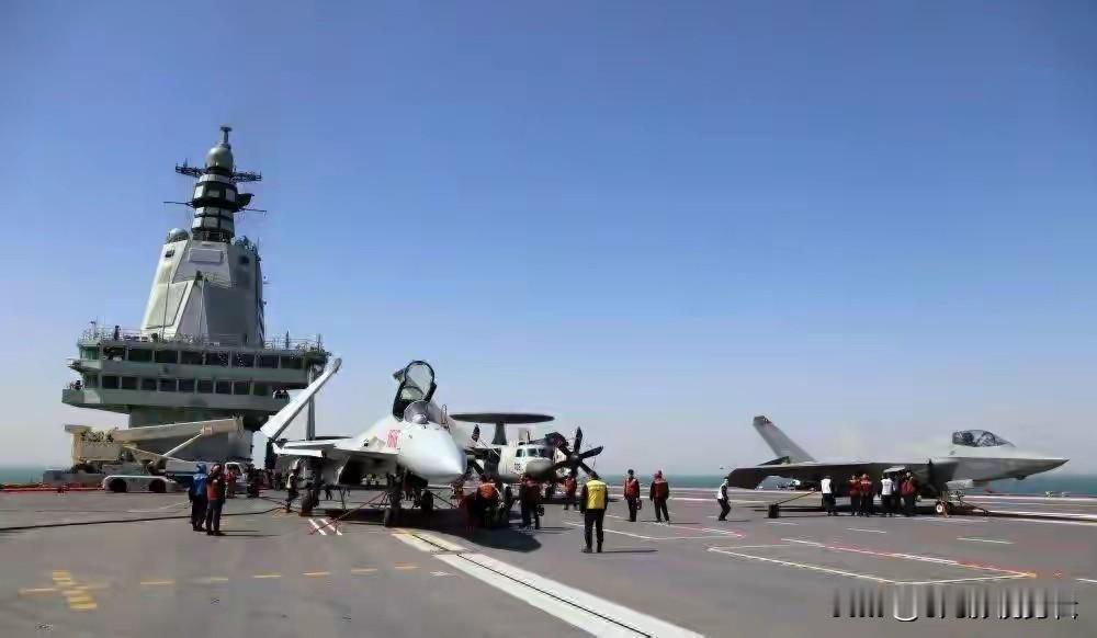 福建舰火力震撼全球！千枚导弹+4000公里打击圈，美媒急呼改写格局中国海军