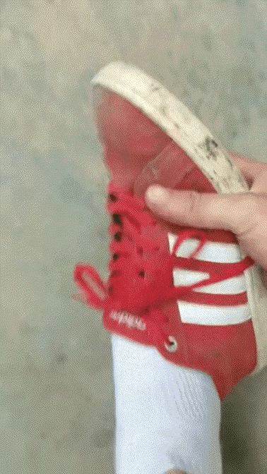 这就有点尴尬了，狗子这动作太到位了