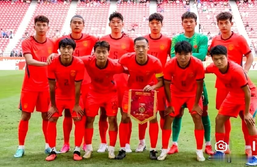 10月3日U23国足亚运会将和乌兹别克斯坦决出三、四名。这种鸡肋之战，主帅安东尼奥该换一下铁打的首发