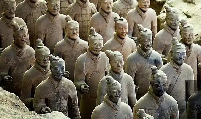 两千年没人敢挖的秦始皇陵，藏着一个让全世界考古界都服气的决定骊山脚下，封土堆